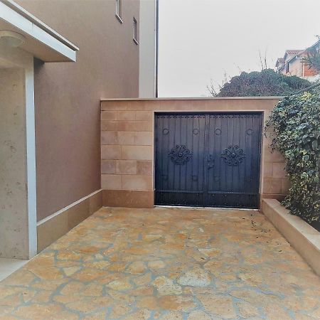 Soren-Sun Apt'S Supetar Exterior photo